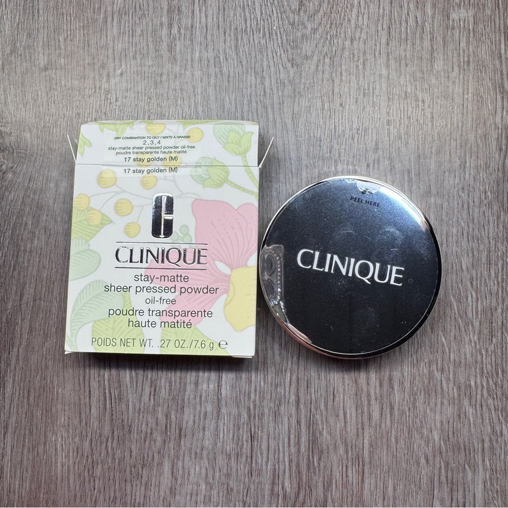 Clinique Stay-Matte Sheer Pressed Powder Foundation Oil-free 17 Stay Golden 7.6g - Picture 2 of 4